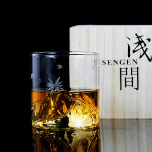 Open image in slideshow, WineWhiskyPlus Japanese Style Whisky Glass Mountain Artwork Wooden Gift Box

